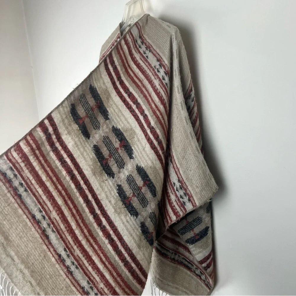Southwestern Cape Poncho Fringed Western Boho Aztec Festival Cozy Soft Rodeo - Picture 11 of 13